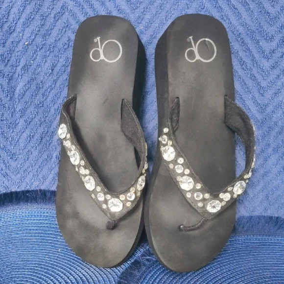Black Flip Flops with Rhinestone Embellishments - Picture 8 of 9